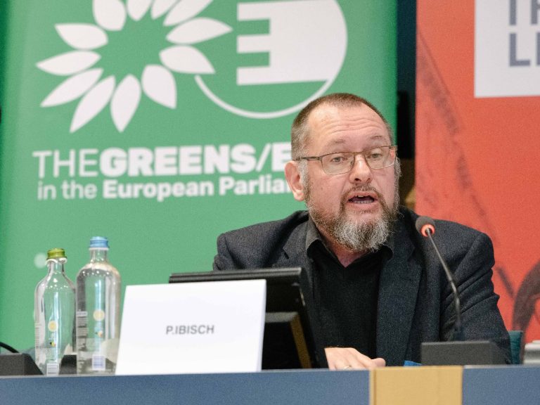 Pierre Ibisch bei der Veranstaltung FROM MYTHS TO SCIENCE – FOREST POLICIES ON TRIAL, 8.12.2022 © Jules Toulet Pierre Ibisch bei der Veranstaltung FROM MYTHS TO SCIENCE – FOREST POLICIES ON TRIAL, 8.12.2022 © Jules Toulet