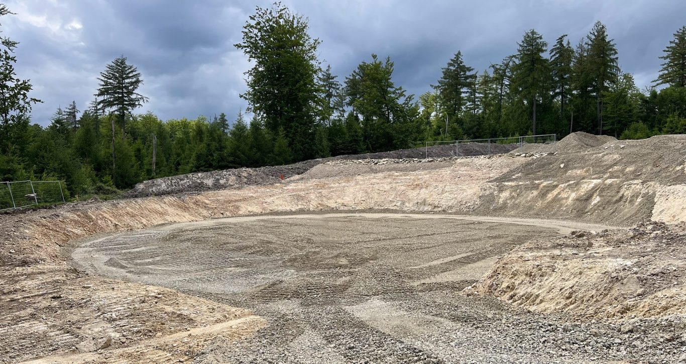 Vorbereitung für den Windkraftanlagenabu im hessischen Reinhardswald, 2025, Foto: Anna Warnow Vorbereitung für den Windkraftanlagenabu im hessischen Reinhardswald, 2025, Foto: Anna Warnow