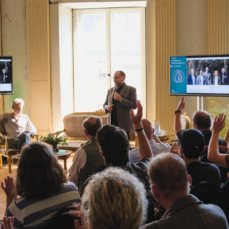 Future Forest Forum 2025: Pierre Ibisch stellt die Initiative der sozialökologischen Waldbewirtschaftung vor © Jens Raiser