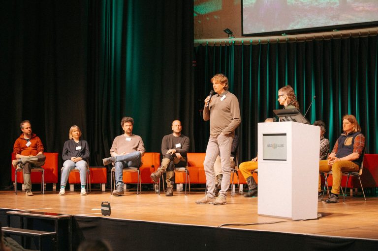 1. Tagung der Wald-Allianz im Volkshaus in Meiningen, Vorstellung der Partnerwälder, 27.04.2026, ©Wald-Allianz