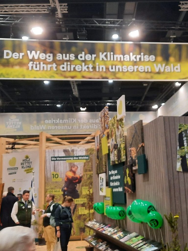 Stand von Interessensverbänden der Fortwirtschaft auf der Messe Grüne Woche, 2025