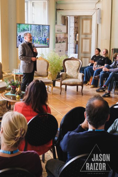 Future Forest Forum 2025: Pierre Ibisch stellt das Konzept der sozialökologischen Waldbewirtschaftung vor © Jens Raiser